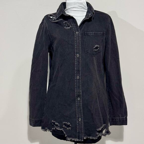 Papaya Branch Distressed Shacket‎ NWT Black size Medium Snap Front - Picture 6 of 16
